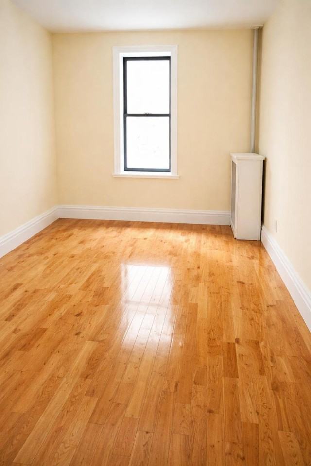 609 W 196th St - Photo 4 of 7