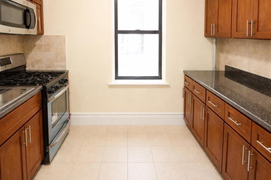 609 W 196th St - Photo 7 of 7