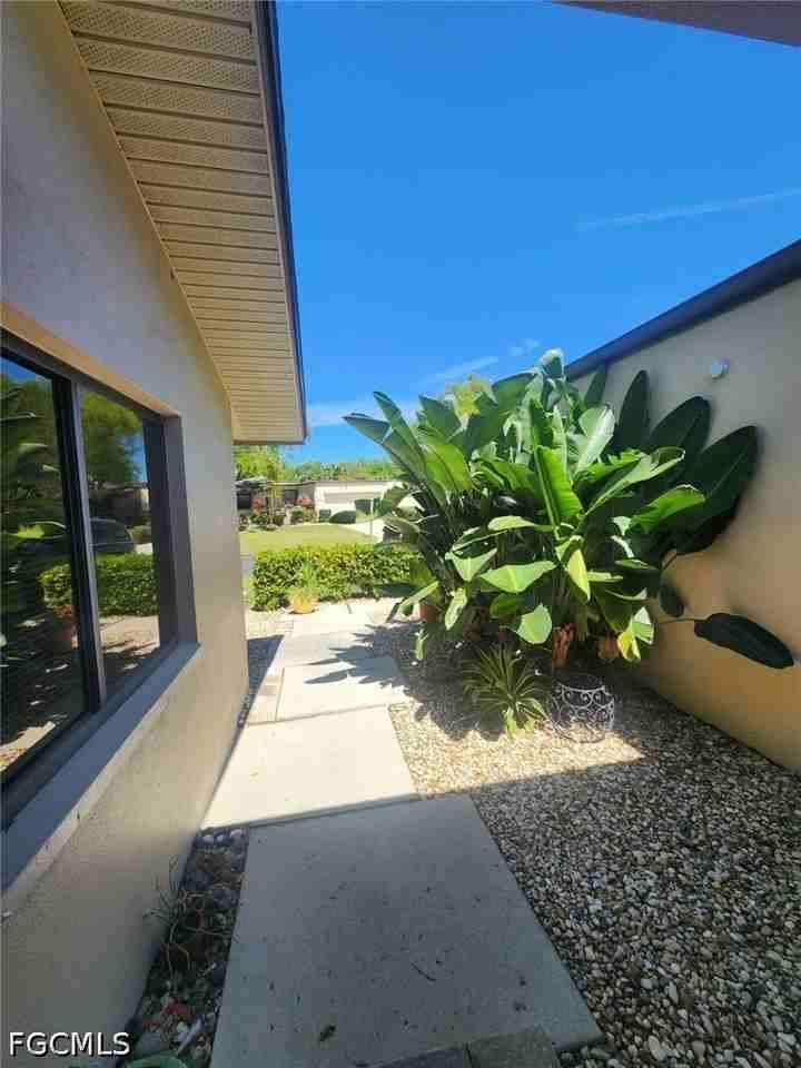 5873 Wyldewood Lakes Ct - Photo 2 of 31