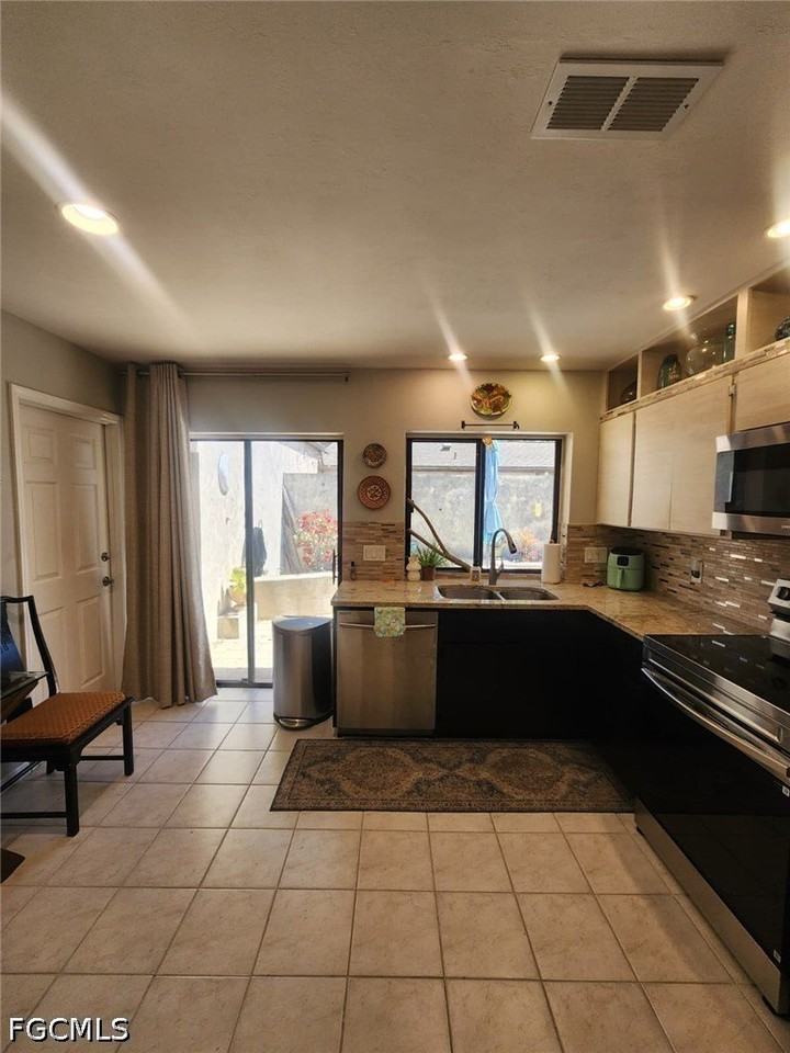 5873 Wyldewood Lakes Ct - Photo 7 of 31