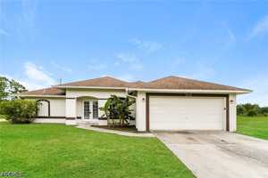 featured image of 11 W 9th St