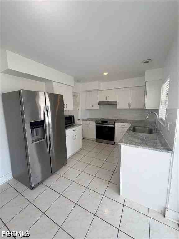 436 Bayshore Dr - Photo 2 of 11