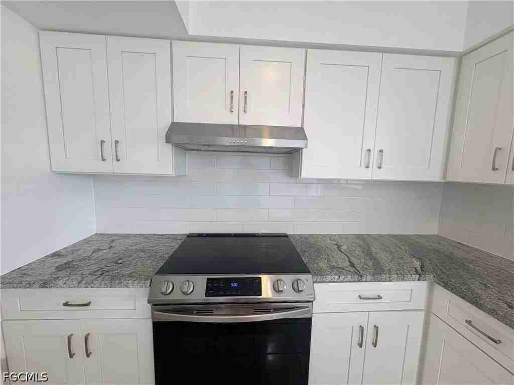 436 Bayshore Dr - Photo 4 of 11