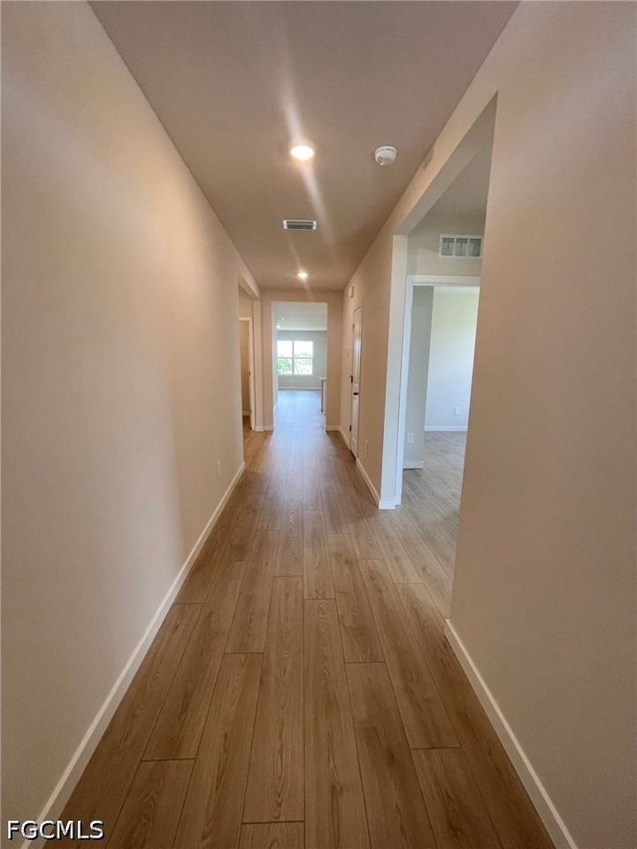 1321 Ne 9th St - Photo 6 of 38