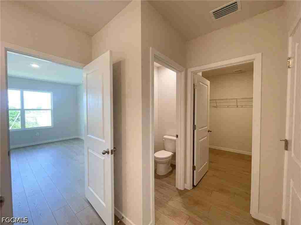 1321 Ne 9th St - Photo 7 of 38