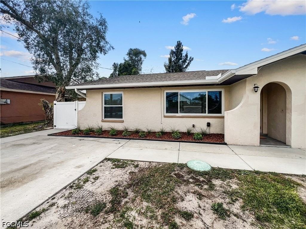 18660 Miami Blvd - Photo 3 of 34