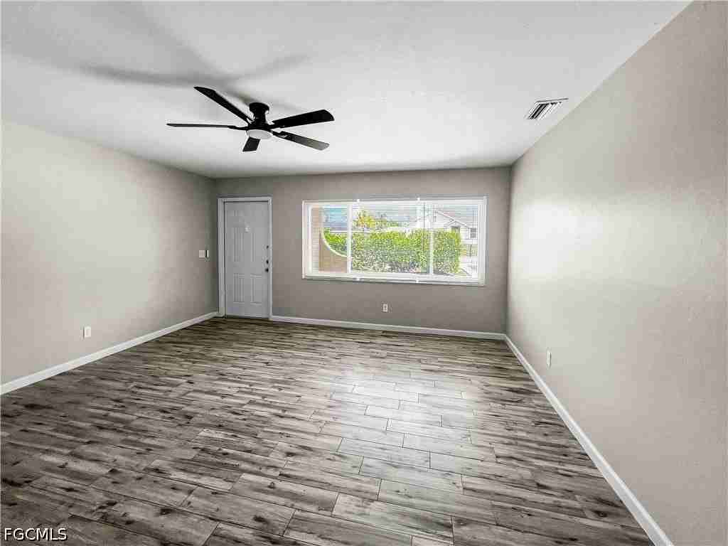 18660 Miami Blvd - Photo 5 of 34