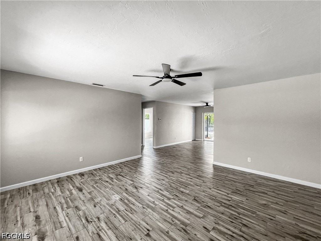 18660 Miami Blvd - Photo 7 of 34