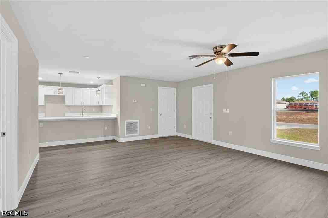 2905 38th St W - Photo 7 of 49