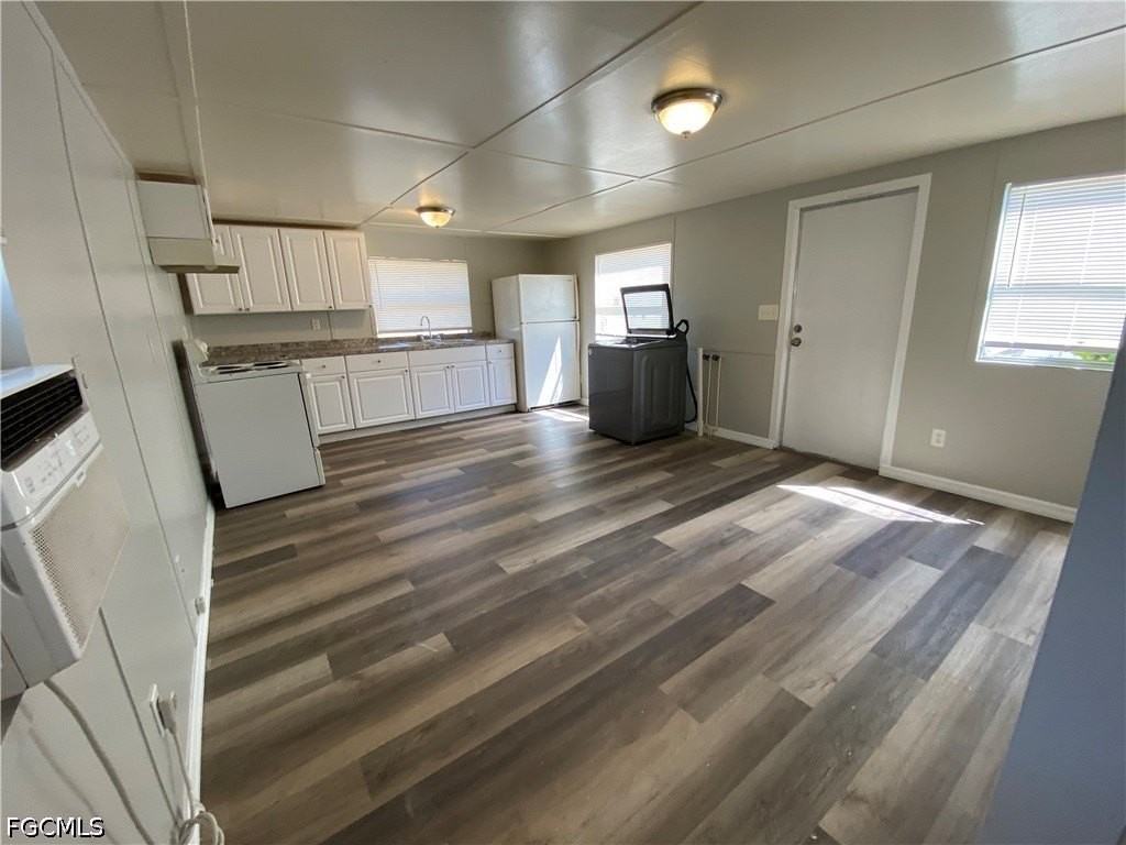 2045 Bahia Ln - Photo 4 of 14