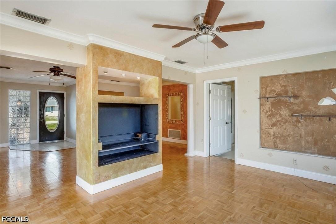 806 Entrada Dr N - Photo 5 of 19