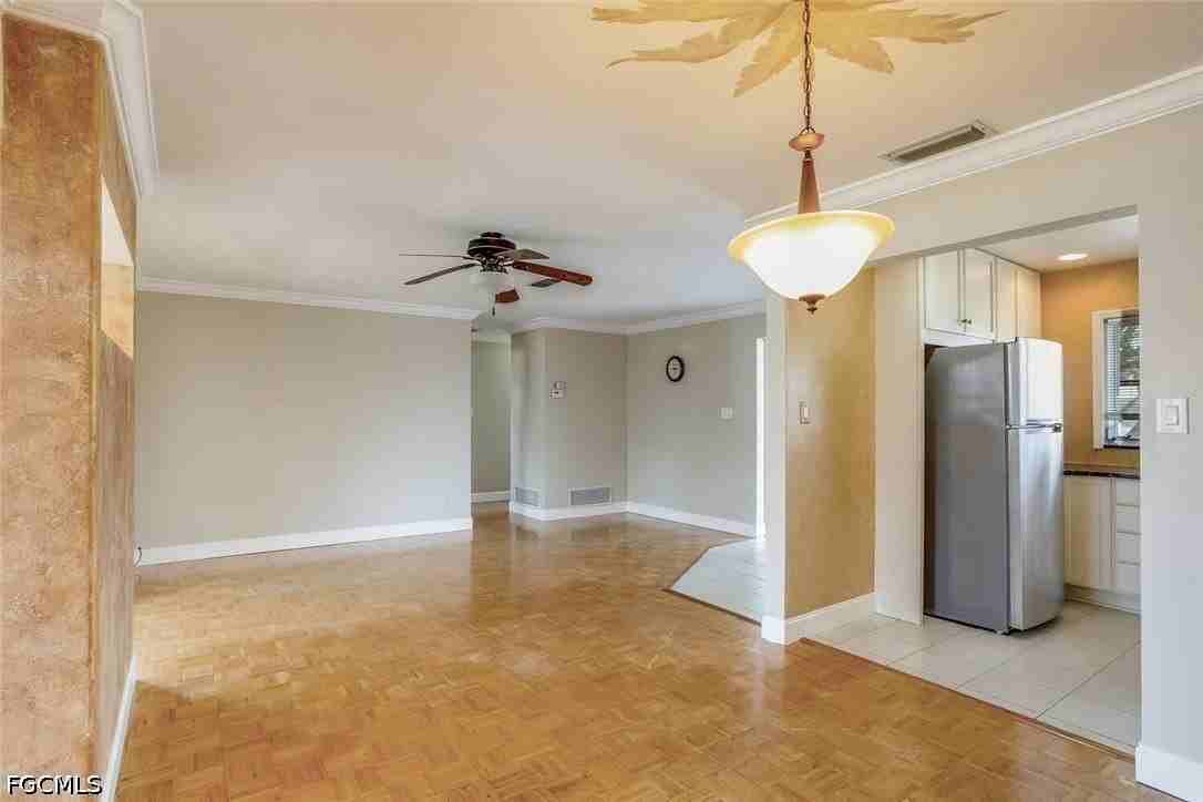 806 Entrada Dr N - Photo 7 of 19