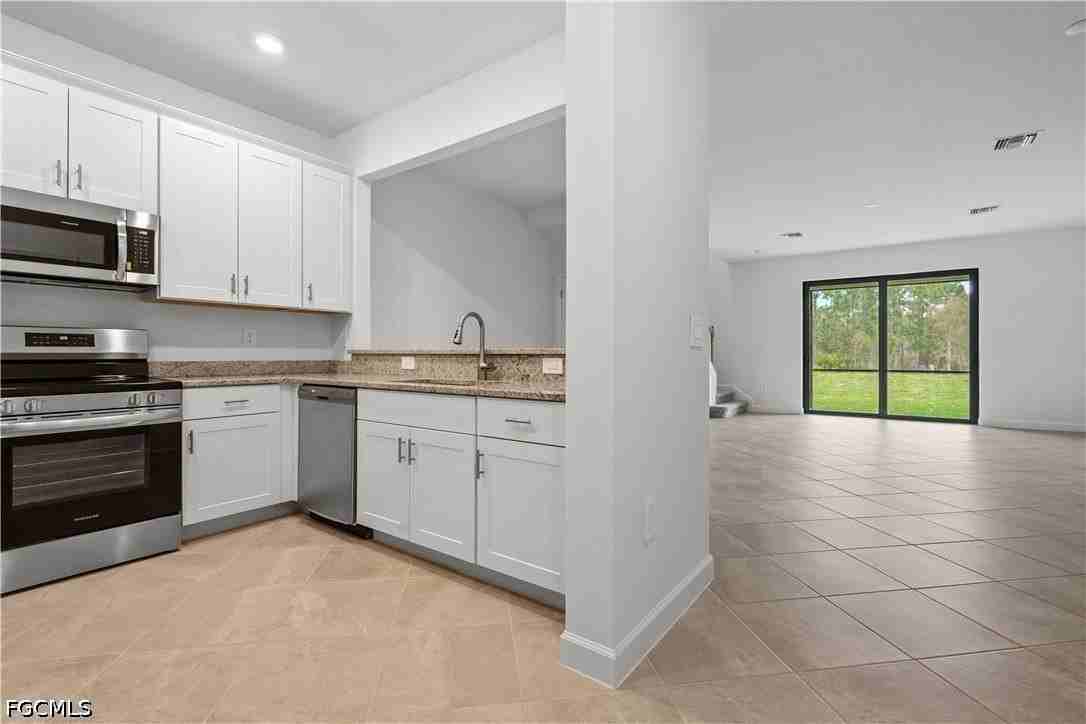 14150 Gardeners Way - Photo 4 of 24