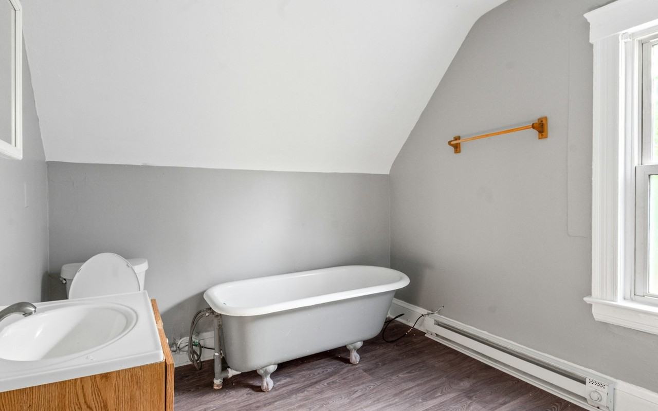 1261 East 99th Street, Unit C - Photo 4 of 14