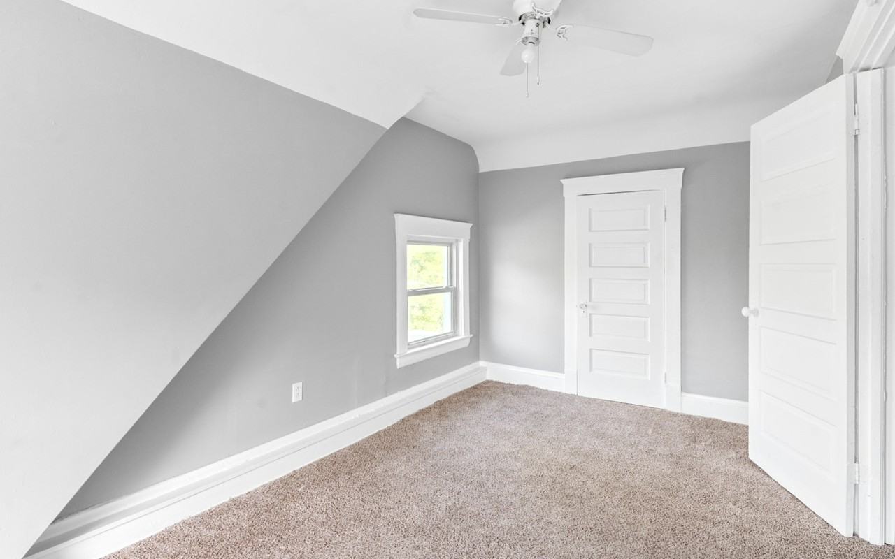 1261 East 99th Street, Unit C - Photo 5 of 14
