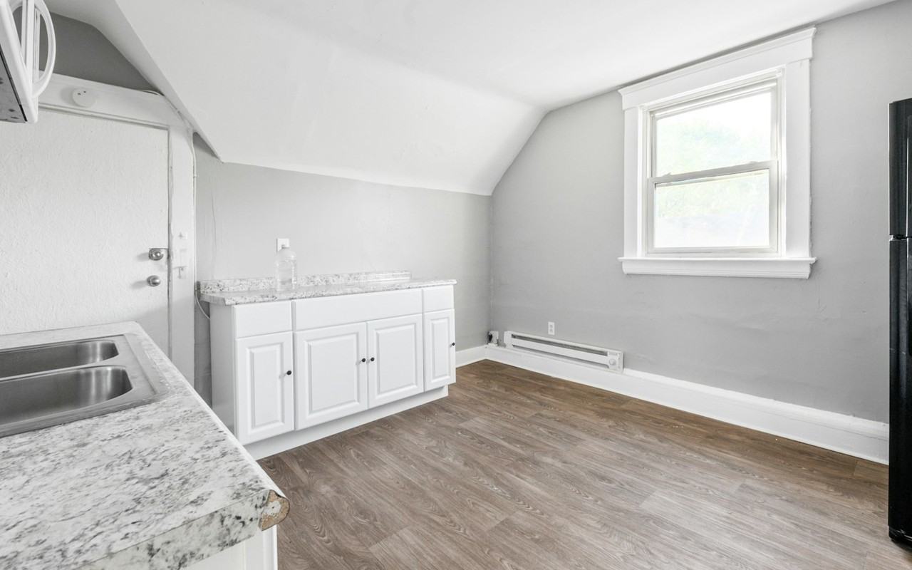 1261 East 99th Street, Unit C - Photo 7 of 14