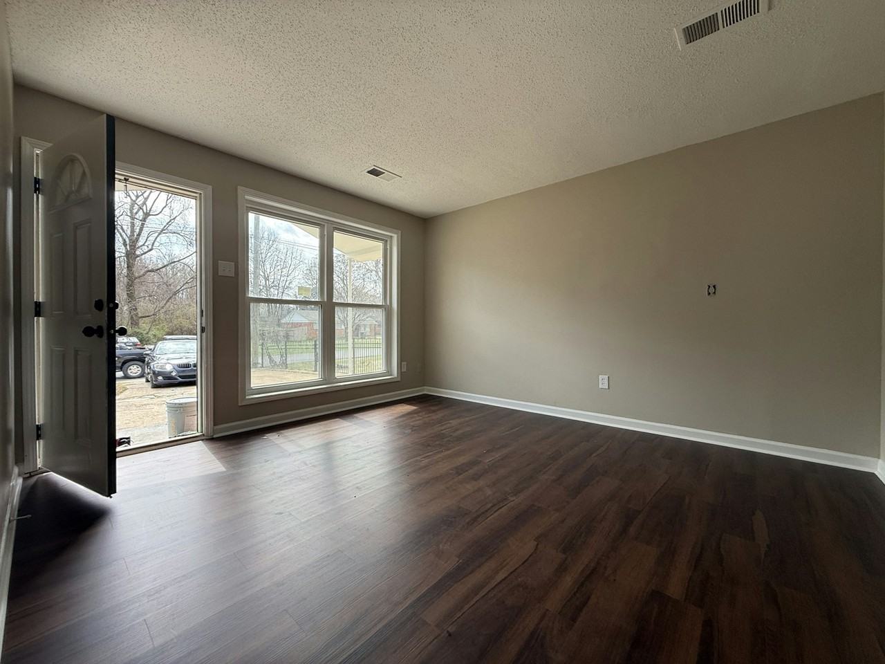 256 Delta Road - Photo 4 of 6