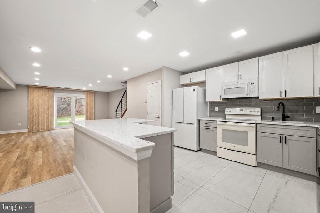 124 Hampstead Dr #124 - Photo 5 of 18