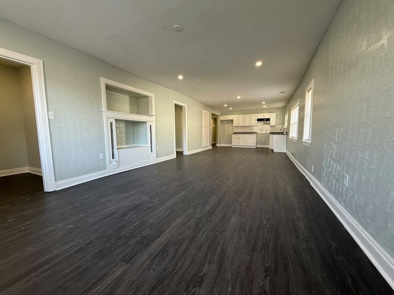 61 South Parkway East - Photo 2 of 7