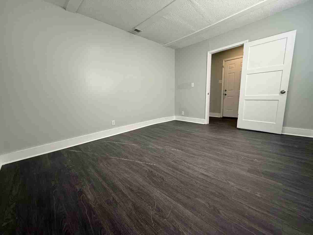 61 South Parkway East - Photo 7 of 7