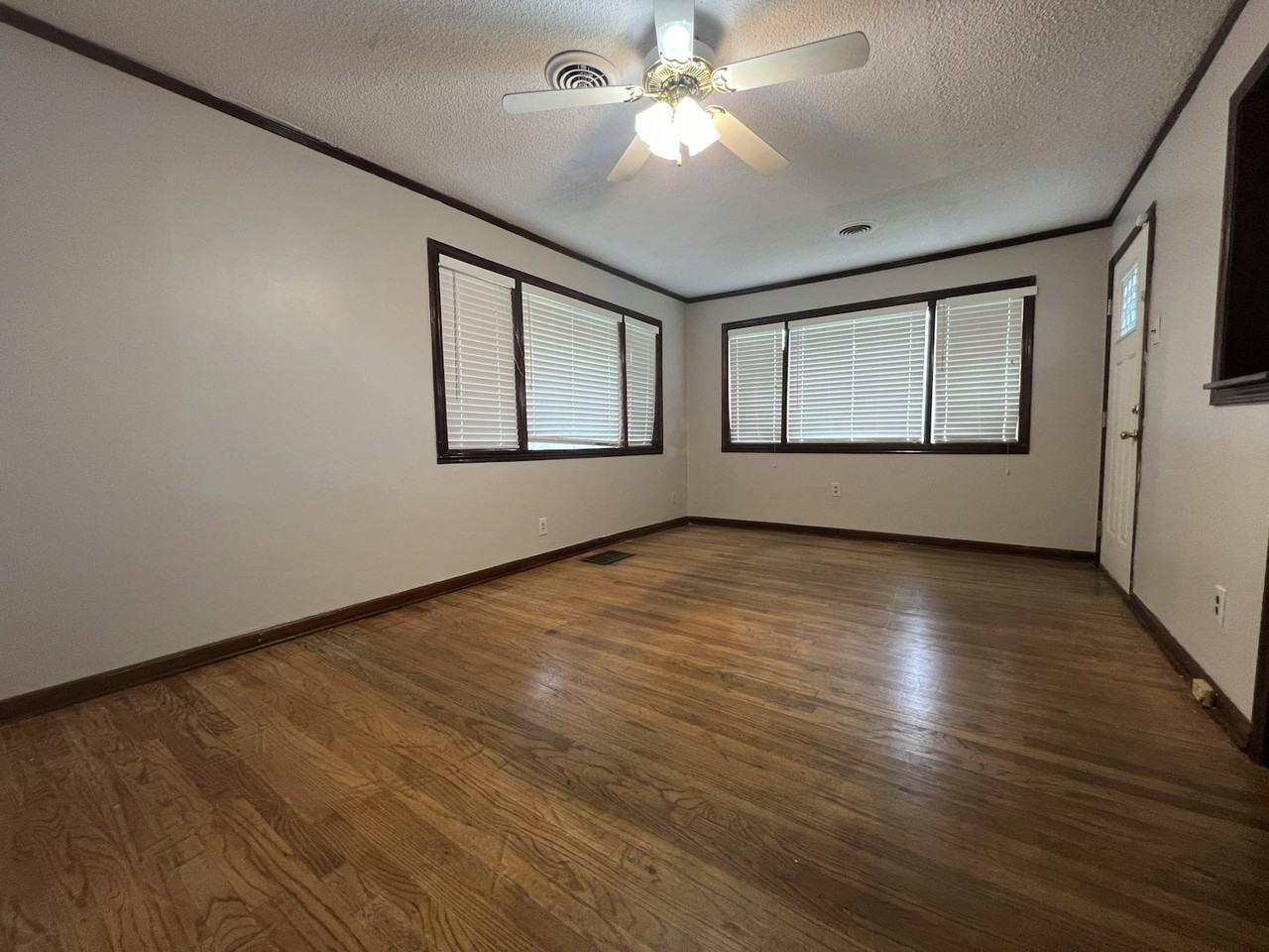 1450 Gold Avenue - Photo 5 of 12