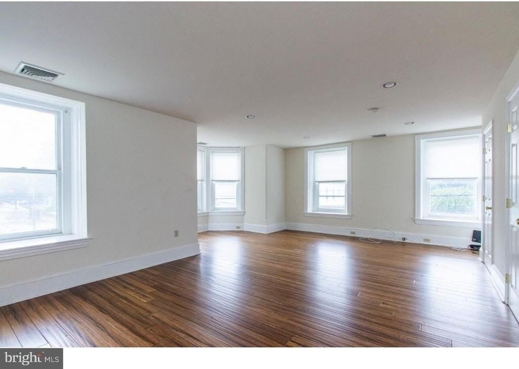 4415 Manayunk Ave #2 - Photo 3 of 24