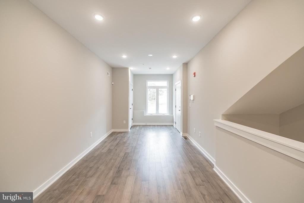 2410 Clifford St #1 - Photo 4 of 28