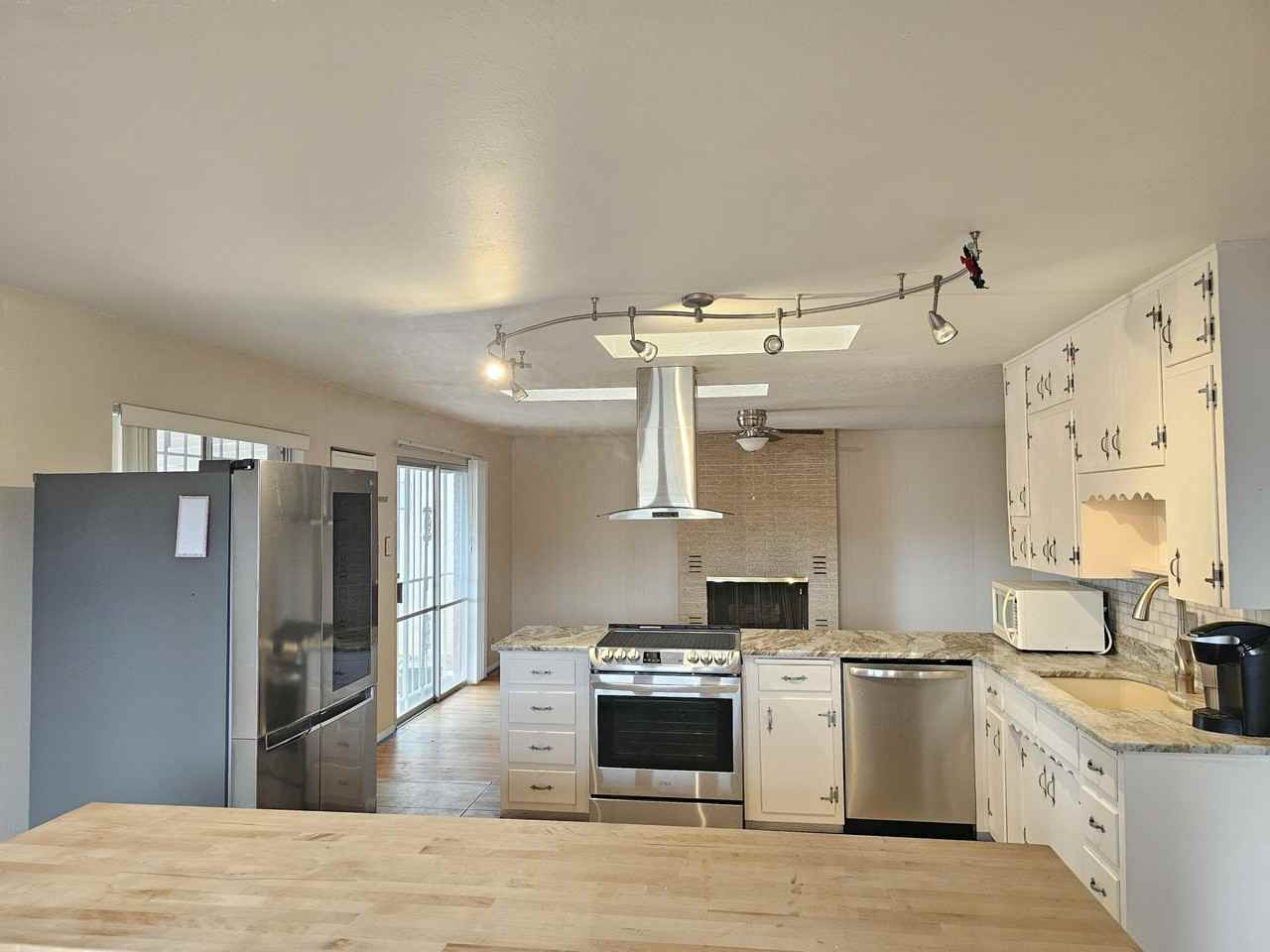 2701 Cagua Dr Ne - Photo 2 of 19