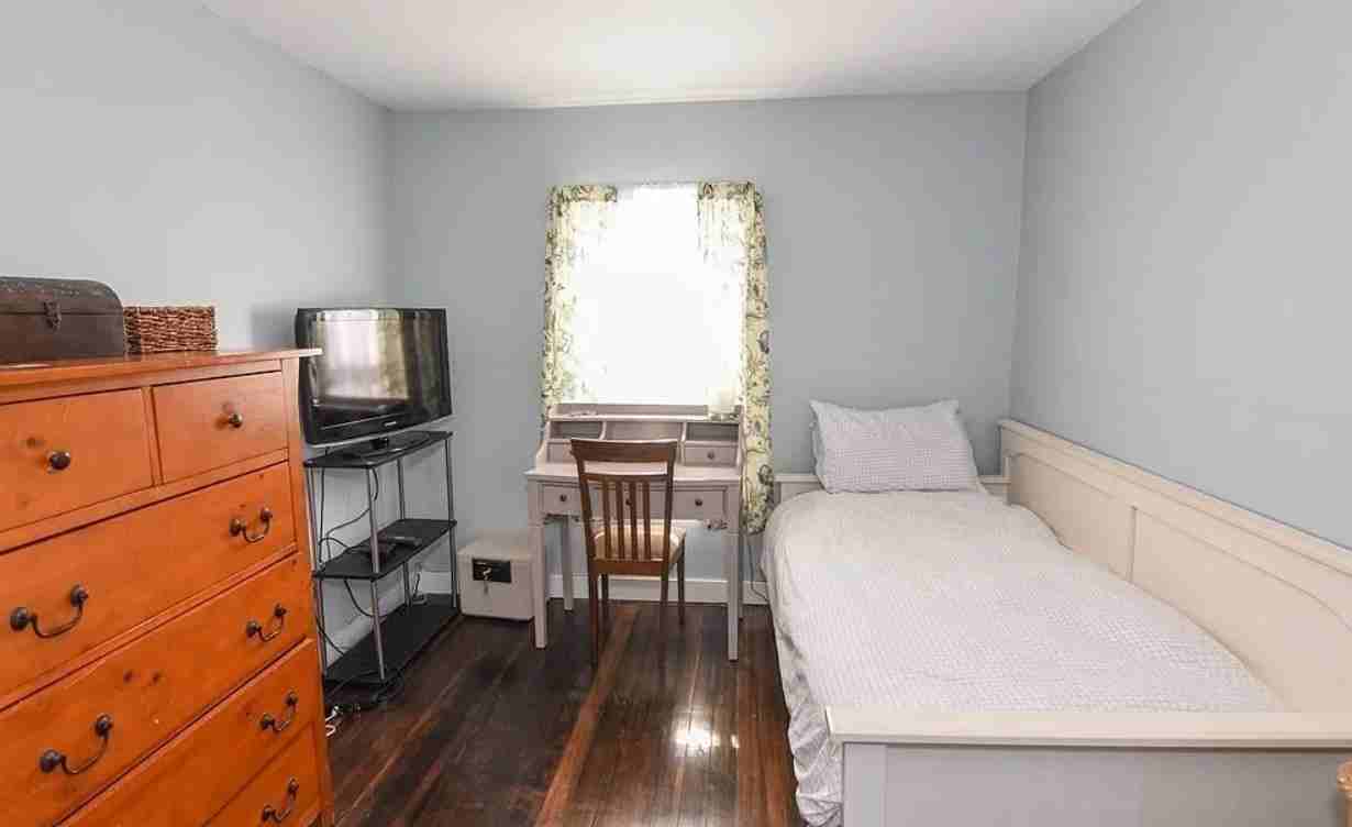 18 Gaston Street - Photo 2 of 9