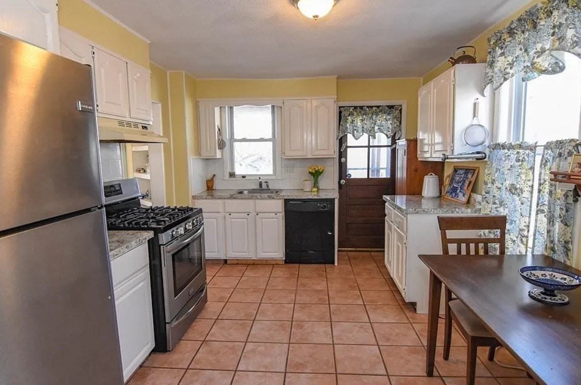 18 Gaston Street - Photo 5 of 9