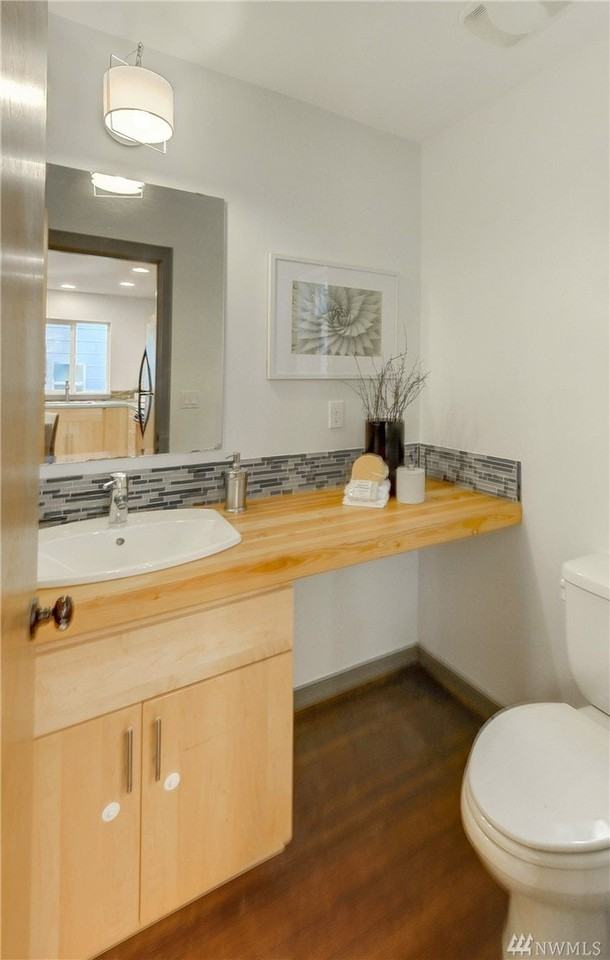 4032 Pasadena Place Northeast - Photo 2 of 17