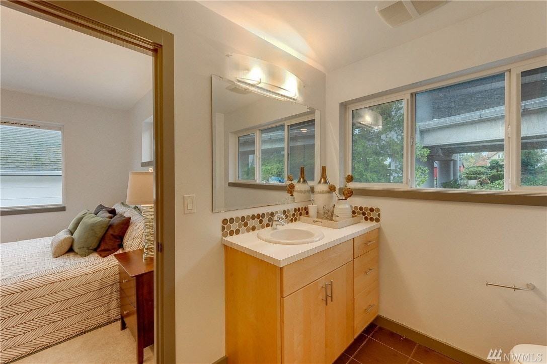 4032 Pasadena Place Northeast - Photo 6 of 17