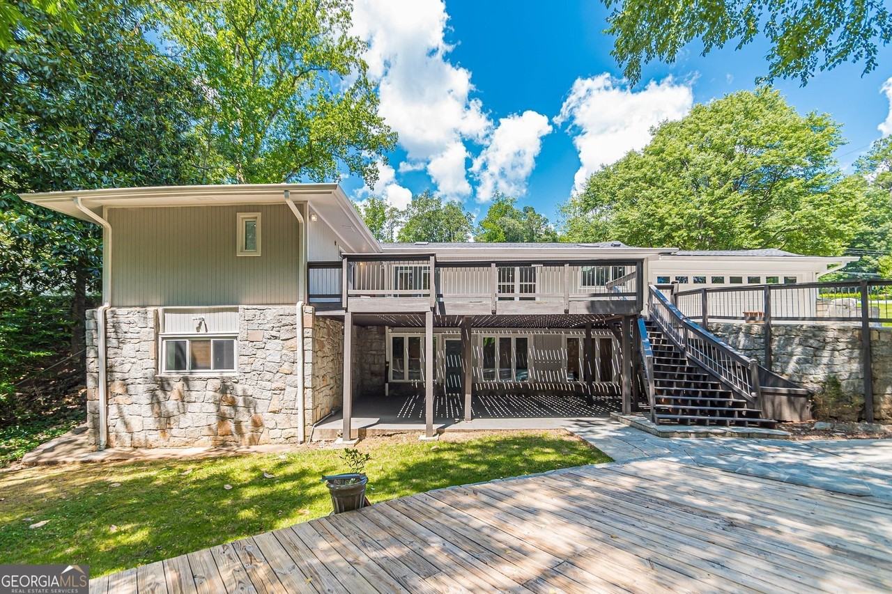 4523 Runnemede Rd Nw - Photo 3 of 47