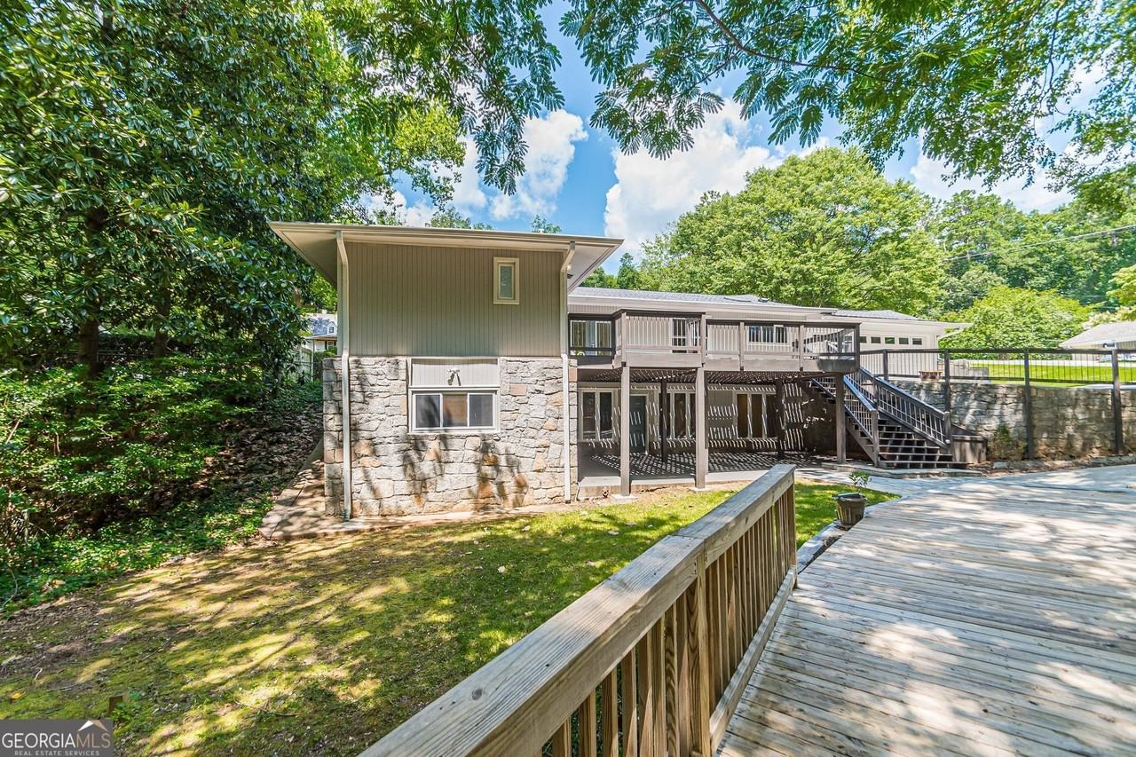 4523 Runnemede Rd Nw - Photo 5 of 47