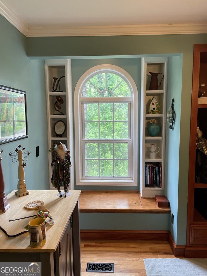 3666 Lakewood Ct #B - Photo 2 of 12