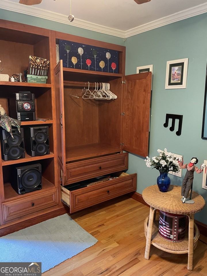3666 Lakewood Ct #B - Photo 4 of 12