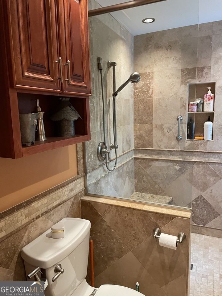 3666 Lakewood Ct #B - Photo 7 of 12