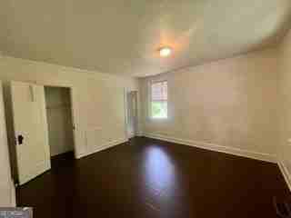 908 Hill St - Photo 6 of 8