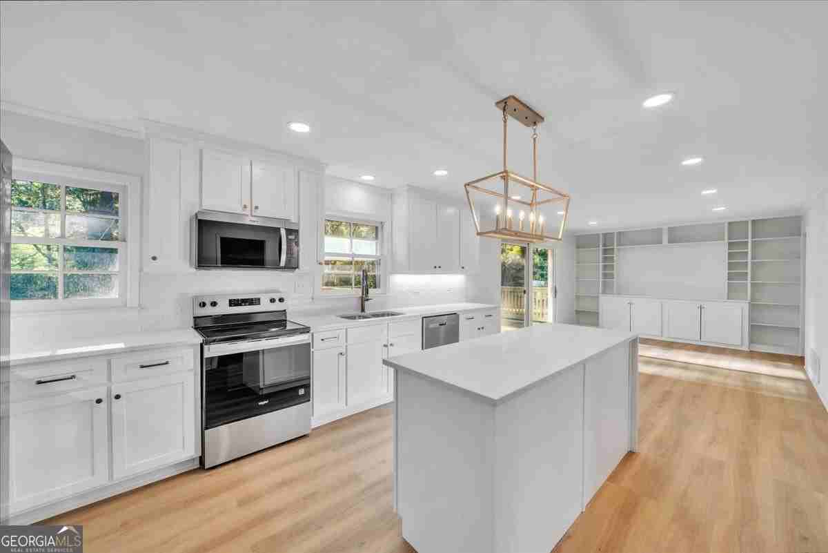 1806 Knox St - Photo 3 of 48