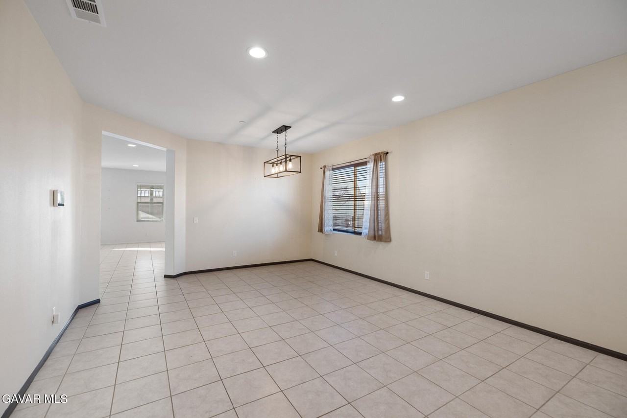 3124 Via Bella Rosa Ave - Photo 4 of 36