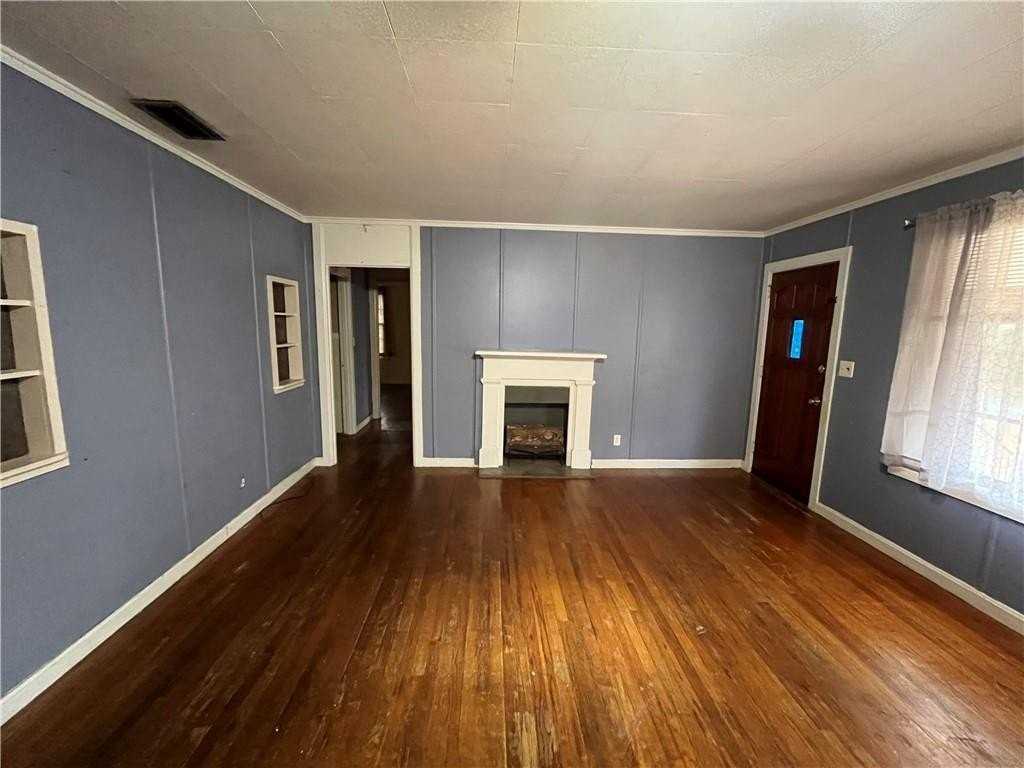 101 Grant St - Photo 3 of 7