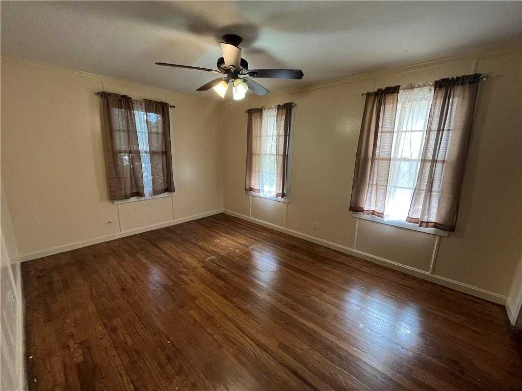 101 Grant St - Photo 5 of 7