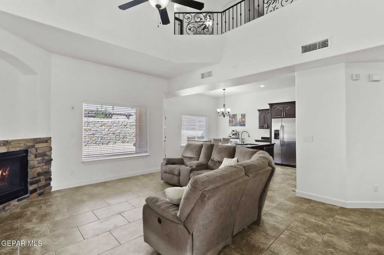 11621 Saint Martin Way - Photo 7 of 50