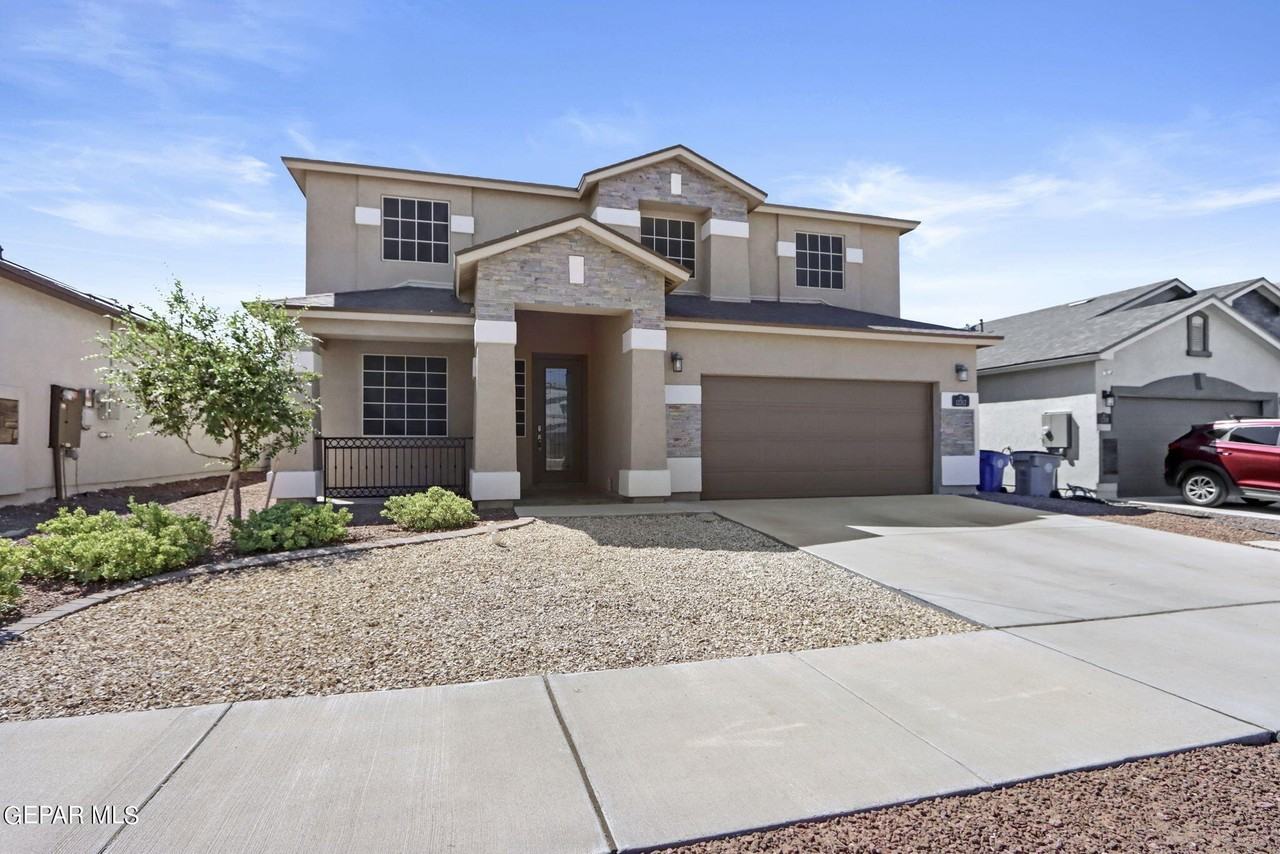 12312 Desert Path Ct - Photo 2 of 47