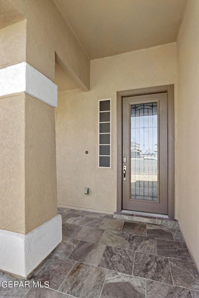 12312 Desert Path Ct - Photo 4 of 47