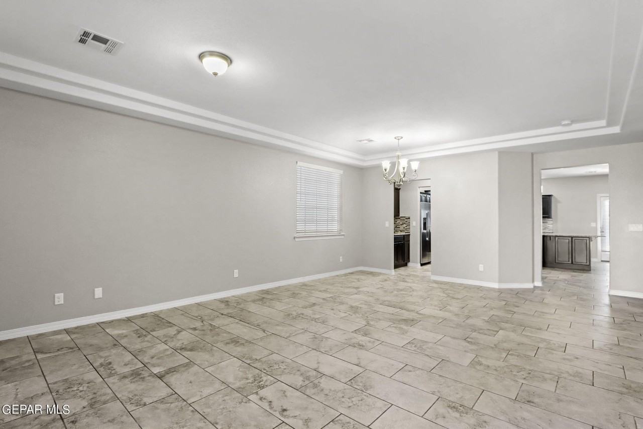 12312 Desert Path Ct - Photo 6 of 47