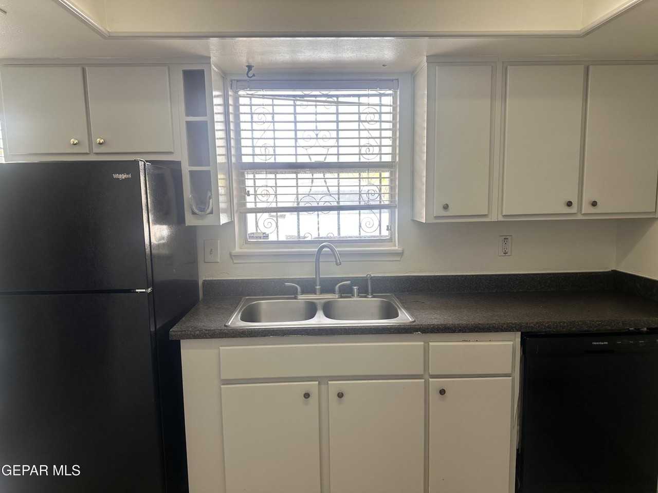 6700 Escondido Dr Apt G6 - Photo 4 of 18