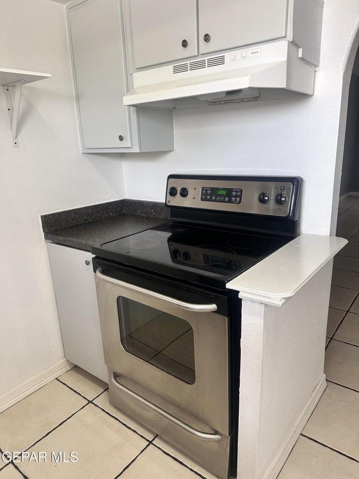 6700 Escondido Dr Apt G6 - Photo 5 of 18