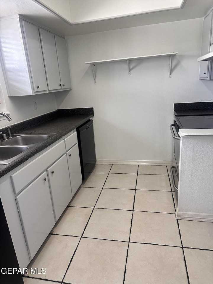 6700 Escondido Dr Apt G6 - Photo 6 of 18