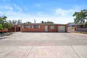 featured image of 4908 Royal Dr